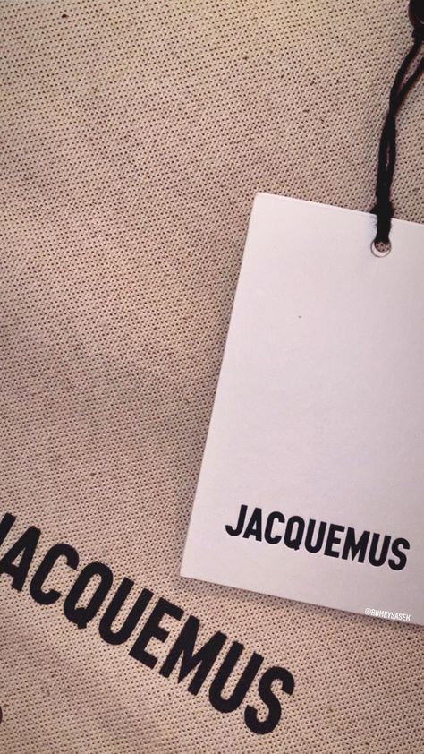 Jacquemus Wallpaper, Clothing Brand Instagram Layout, Jacquemus Aesthetic, Aesthetic Brands, Jacquemus Bag, Iphone Home Screen Layout, Minimal Wallpaper, Inspo Instagram, Instagram Layout