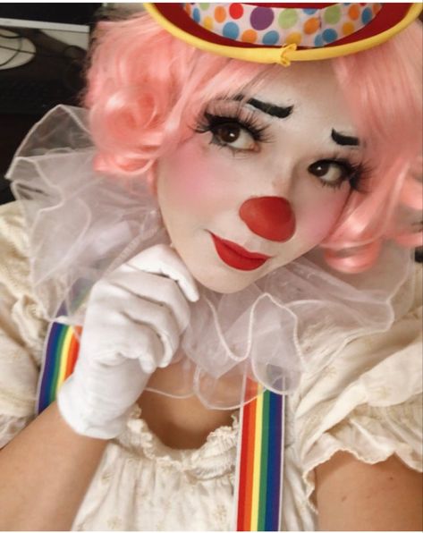 Whiteface Clown, Goth Clown, Cute Clown Makeup, Auguste Clown, Clown Pics, Goth Egirl, Girl Reference, Clown Core, Clown Girl