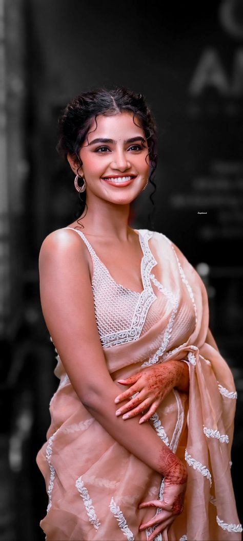 Anupama Parameswaran Saree, Anupama Parameswaran, Actress Pics, Indian Actress Hot Pics, Hot Pics, Saree, Hairstyles, Actresses, Orange