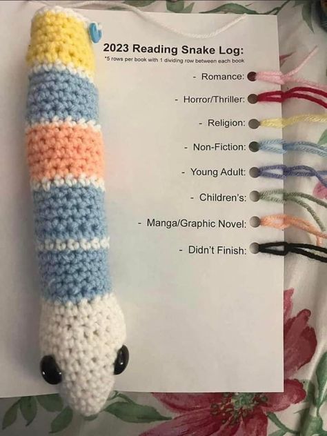 August Crochet Challenge, Crochet Snake Pattern Free, Snake Crochet Pattern, Random Crochet, Quick Crochet Patterns, Small Crochet, Crochet Business, Crochet Design Pattern, Reading Log