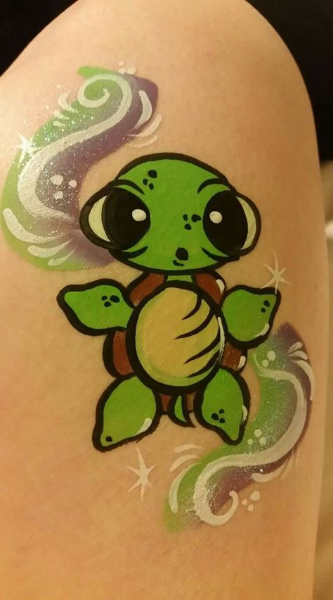 Turtle face/arm painting with split cake. Sea Turtle Face Paint, Face Painting Turtle, Stitch Face Paint Easy, Turtle Face Paint, Animal Face Paintings, Christmas Face Painting, Split Cake, Cheek Art, Arm Painting