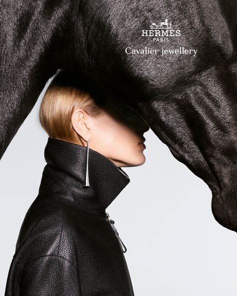 Cavalier jewellery: from harnesses to jewelry. #HermesJewellery Hermes Equestrian, Hermes Aesthetic, Hermes Fragrance, Western Photoshoot, High Horse, Horse Fashion, Equestrian Jewelry, Hermes Jewelry, Horse Aesthetic