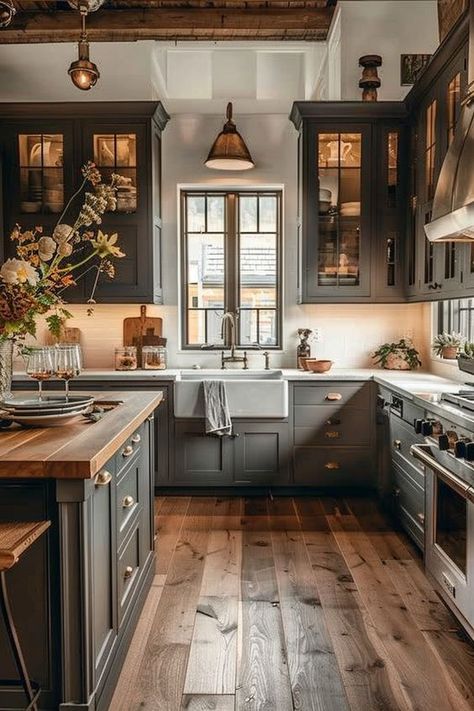 Design Your Dream Farmhouse Kitchen - Quiet Minimal House Desine, Dream Farmhouse Kitchen, Hall Kitchen, Dream Farmhouse, Rustic Kitchen Design, Country Kitchens, Cabin Kitchens, Farmhouse Kitchen Design, Cozy Kitchen