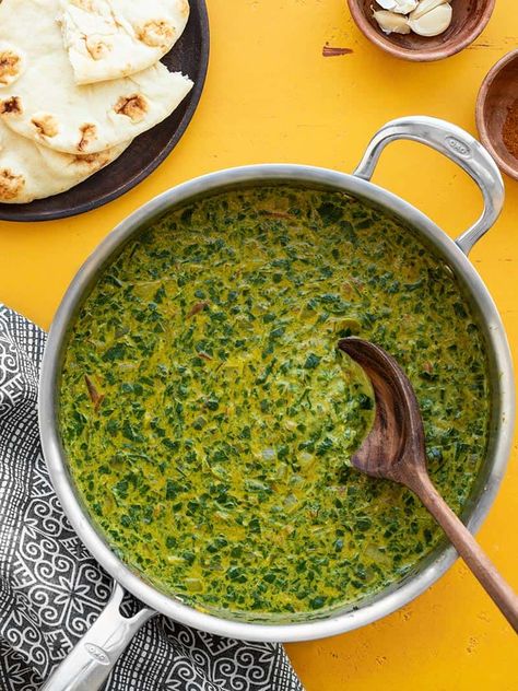 Indian Spinach Recipes, Spinach Indian Recipes, Indian Spinach, Dipping Bread, Spinach Side Dish, Homemade Paneer, Creamed Spinach Recipe, Indian Side Dishes, Keto Soups