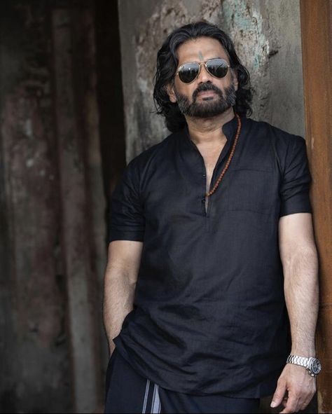 Sunil Shetty, Suniel Shetty, Attitude Pic, Patriotic Movies, Man Dress, Jay Shree Ram, Love Wallpapers Romantic, Army Girlfriend Pictures, Girlfriend Pictures