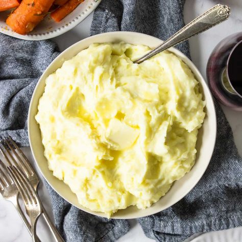 Gold Mashed Potatoes Recipe, Gold Mashed Potatoes, Yukon Gold Mashed Potatoes, Best Mashed Potatoes, Mashed Potatoes Recipe, Creamy Mash, Yukon Gold, Mashed Potato Recipes, Potato Recipe