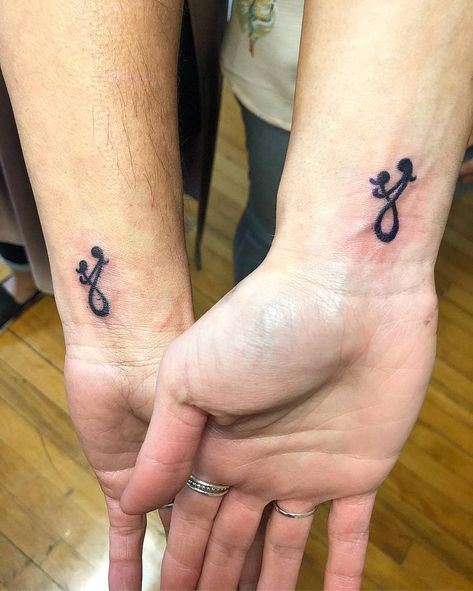 Small Tattoos Mother Daughter, Mother Daughter Infinity Tattoos, Tattoo For Daughter, Mother Daughter Symbol, Matching Family Tattoos, Sleeve Tattoos For Black Women, Tattoos For Black Women, Mom Daughter Tattoos, Amazing Tattoo Ideas