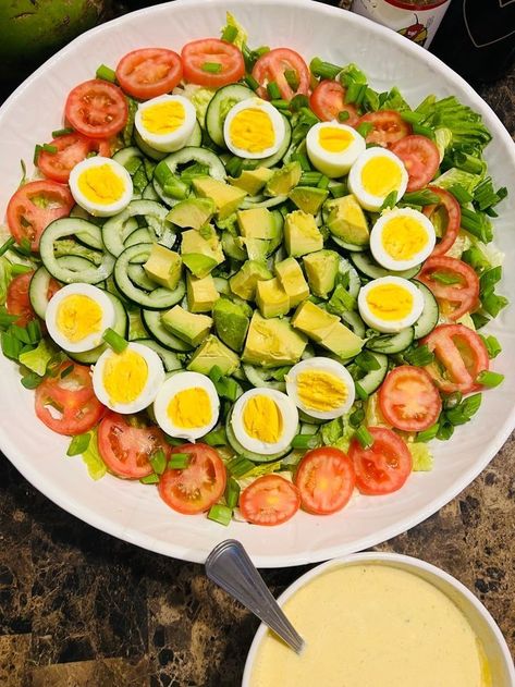 Egg And Lettuce Salad, Bachelorette Food, Homemade Vinaigrette, Fitness Healthy Lifestyle, Fresh Salad Recipes, Vegetarian Fast Food, Feel Good Food, Health Dinner, Healthy Food Motivation