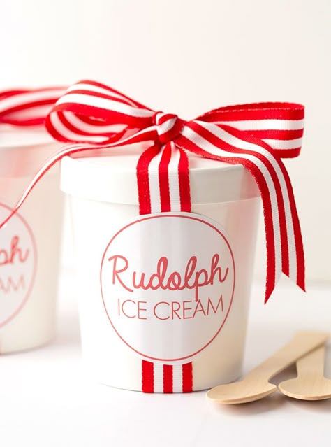 Christmas Ice Cream, Ice Cream Gift, Cookies Packaging, Ice Cream Packaging, Cream Packaging, Ice Cream Brands, Candy Cane Lane, No Churn Ice Cream, Cottage Christmas