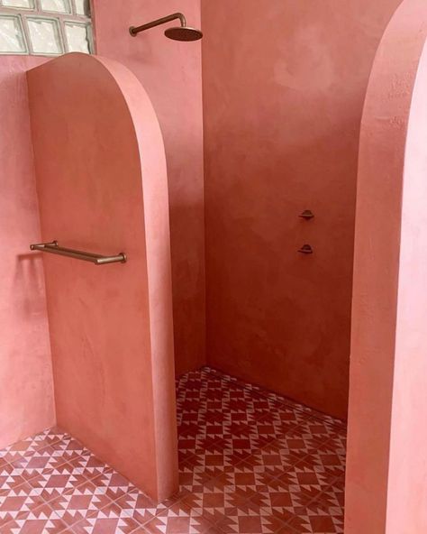 265639140_235931858623883_1249714363058341326_n Pink Terracotta Bathroom, Pink Floor Tiles, Mexican Bathroom Ideas, Terracotta Bathroom, Mexican Terracotta, Coloured Tiles, Mexican Interior Design, Mexican Bathroom, Mexican Interiors