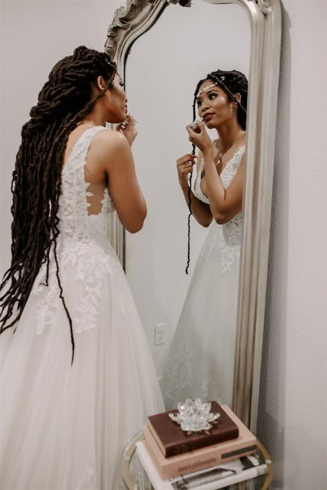 Protective Style Wedding Hair, Goddess Locs Wedding Hairstyles, Loc Hairstyle Wedding, Black Brides With Natural Hair, Boho Black Bride, Black Brides With Locs, Black Wedding Hairstyles Braids, Knotless Braids Wedding Hairstyles, Microlocs Wedding Hairstyles