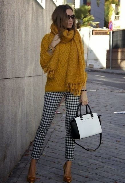 Snow Clothes, Trendy Outfits 2020, Winter Outfits 2020, 2020 Street Style, Mustard Sweater, Look Formal, Winter Fashion Outfits Casual, Trendy Fall Outfits, Outfit Trends