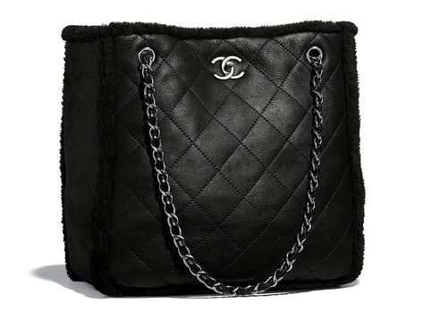 Chanel Coco Neige, Bunny Bags, Fall Handbags, Bag Obsession, Fashion Chanel, Chanel Official Website, Affordable Fashion Women, Handbags Fashion, Luxury Purses