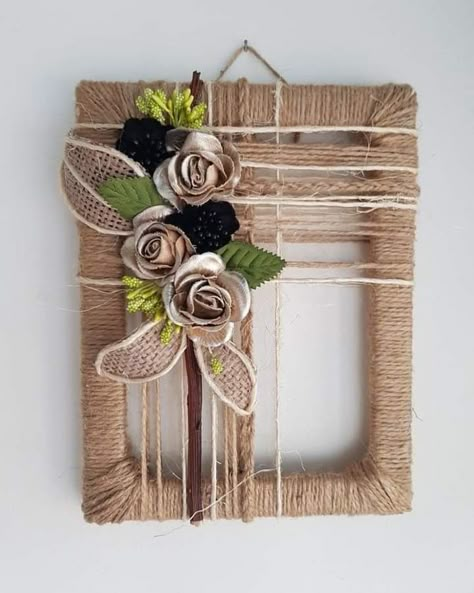 Twine Crafts, Deco Champetre, Picture Frame Crafts, Decoration Shabby, Christmas Wreaths Diy Easy, Boho Crafts Diy, Jute Crafts, Diy Christmas Wreaths, Rope Crafts Diy