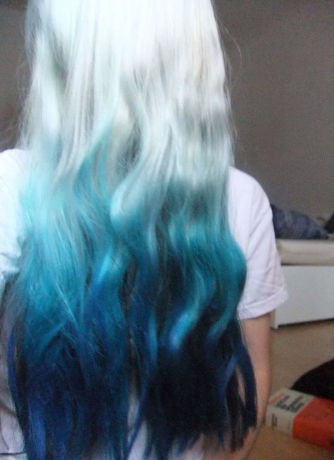 Turquoise Ombre Hair ColorMore at http://www.hairchalk.co/ #haircolor #hairdye #hairchalk Turquoise Hair Ombre, Teal Ombre Hair, White Ombre Hair, Brown Ombre Hair Color, Best Ombre Hair, Blonde Ombre Balayage, Mermaid Hair Color, Blond Ombre, Blue Ombre Hair