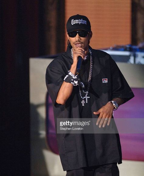 Layzie Bone in Ben Davis Ben Davis Outfit, Cholo Outfit, Layzie Bone, Japanese Cloud Tattoo, Bone Thugs N Harmony, Skateboard Photos, Chicano Style, Estilo Cholo, Cholo Style