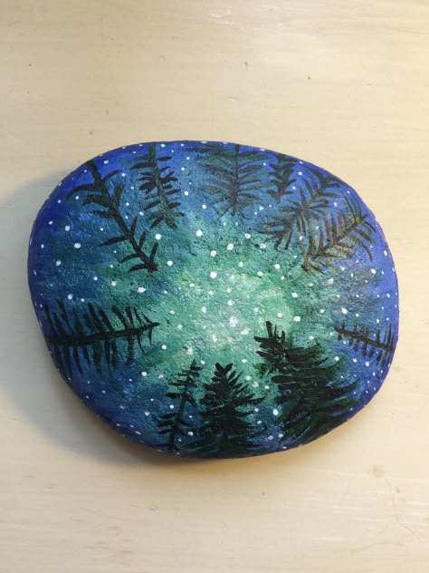 Hand-Painted Rock - Green and Blue Sky Starry Night with Trees. Acrylic, indoor/outdoor, Non-toxic Rock with sealant. Nature Painted Rocks, Tree Painted Rocks, Tree Rock Painting, Painted Rocks For Sale, Art Pierre, Stone Art Painting, Painted Rocks Craft, Painted Rocks Diy, Rock Painting Ideas Easy