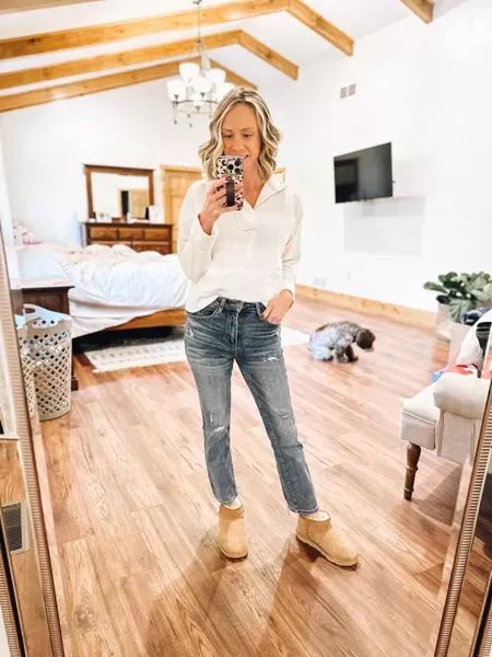 This outfit is so cozy and adorable for fall! Fashionablylatemom Uggs Social threads straight legged jeans Fall fashion Basic outfit #LTKstyletip #LTKshoecrush Straight Leg Jeans With Uggs, Classic Mini Uggs Outfit, Jeans With Uggs, Classic Mini Uggs, Mini Uggs Outfit, Straight Legged Jeans, Mini Outfit, Casual Outfits For Moms, Ugg Mini