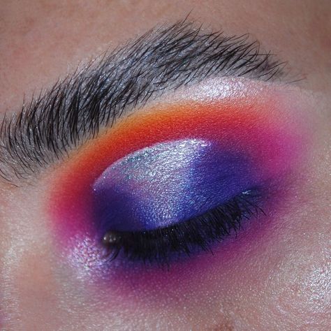 Vaporwave Makeup, Vapor Wave Aesthetic, Wave Aesthetic, Channel Makeup, Creative Costume, Shadow Makeup, How To Match Foundation, Favorite Makeup, Creative Costumes