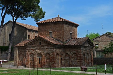 “Mausoleum of Galla Placidia” Architecture