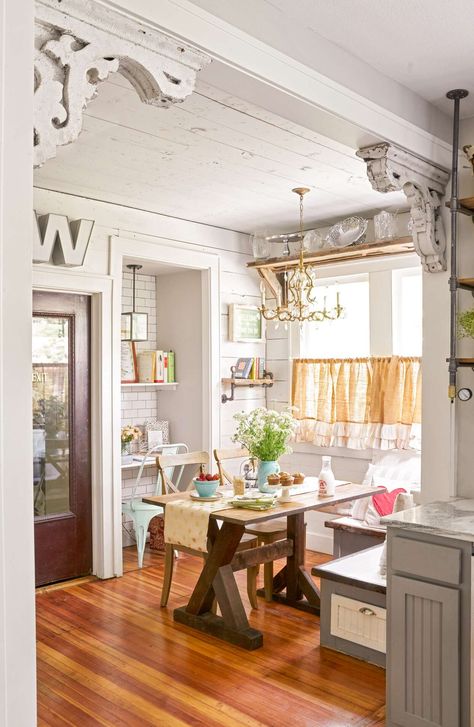 rustic-dining-room-wood-floor-daylight-2iSkXRzwKUR9OH47KsrMMt Gray Shaker Kitchen Cabinets, Stained Wood Beams, White Wall Bedroom, Dallas Interior Design, Dining Room Blue, Shaker Kitchen Cabinets, Charming Cottage, Wood Dining Room, Desk Areas