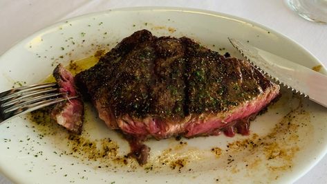 Grilled Pineapple Recipe, Ruth Chris Steak, Steak At Home, Rib Eye Recipes, Steakhouse Recipes, Ruths Chris Steakhouse, Ribeye Steak Recipes, Delicious Steak, Ruth Chris