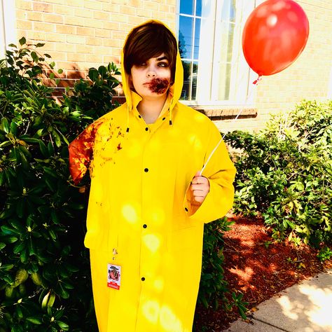 Diy Georgie Costume It, Georgie Makeup It, Georgie It Costume, Georgie Halloween Costume, Georgie Costume, Georgie It, Georgie Denbrough, Pennywise Halloween Costume, Party City Costumes