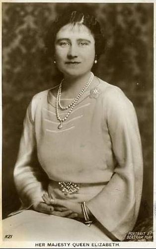 Princess Alice Of Battenberg, Queen Victoria Descendants, Louise Mountbatten, Queen Of Sweden, Victoria Reign, Princess Louise, Queen Mum, Swedish Royalty, Lady Macbeth