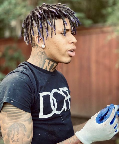 Nle Choppa Haircut, Short Dreadlocks, Women 30s, Purple Dreads, Haircut Back, Self Haircut, Dreadlocks Styles, Short Dreadlocks Styles, Dread Hairstyles For Men