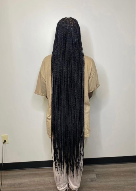 Long Knee Length Braids, Small Knotless Box Braids Knee Length, Knee Length Braids For Black Women, Long Knee Length Knotless Braids, Small Knotless Knee Length, Smedium Knotless Box Braids Thigh Length, Floor Length Box Braids, Knotless Box Braids Knee Length, Extra Long Braids For Black Women