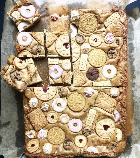 Granny Biscuits, Biscuit Traybake, Janes Patisserie Traybake, Queen Elizabeth Chocolate Biscuit Cake, British Biscuits, Edible Flowers Cake, Cake Stall, Tray Bake Recipes, Party Food Buffet