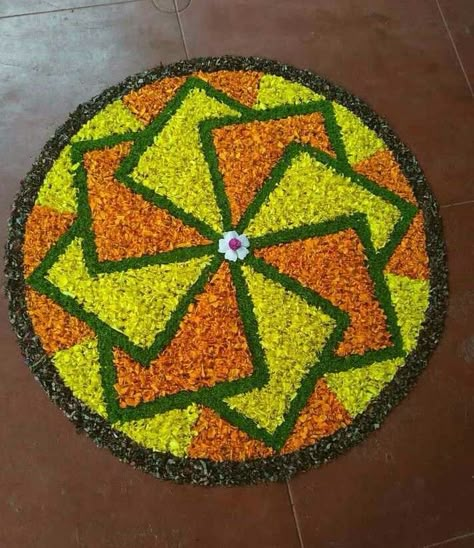 Simple Atham Pookalam Design, Small Pookalam, Athapookalam Designs Simple, Simple Flower Rangoli Diwali, Simple Pookalam Designs, Flowers Rangoli Designs Ideas, Athapookalam Designs, Rangoli Designs With Flowers, Onam Pookalam Design