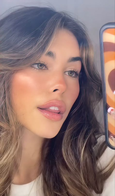 Madison Beer Tiktok, Beer For Hair, Lips Inspiration, Estilo Madison Beer, Madison Beer Style, Madison Beer Outfits, Beer Outfit, Lip Injections, Nose Job