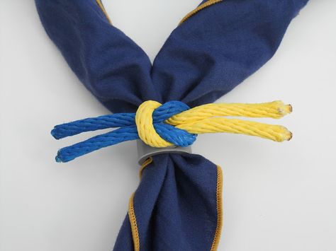 1001 Goals: Cub Scouts, knot neckerchief slide Arrow Of Light Ceremony, Scout Neckerchief, Clare Siobhan, Neckerchief Slide, Scout Knots, Cub Scouts Wolf, Tiger Scouts, Cub Scout Crafts, Wolf Scouts