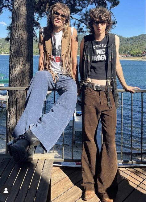 70s Style Mens Fashion, Hipiee Outfit Men, 70s Reggae Fashion, 70s Alternative Fashion Men, Kurtis Conner Fashion, Men In Flared Pants, Men Fashion Grunge, 70s Rocker Fashion Men, 70s Male Fashion Rock