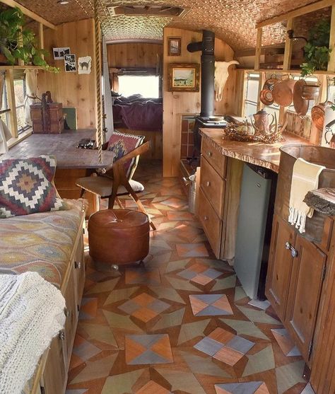 School Bus Tiny House, School Bus House, Camper Interior Design, Tiny House Camper, Old School Bus, Bus Interior, Bus Living, Kombi Home, School Bus Conversion