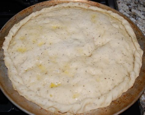 Garlic Bread Pizza Crust - StolenRecipes.net Garlic Butter Pizza Crust, Garlic Pizza Crust Recipe, Garlic Bread Pizza, Garlic Pizza, Garlic Spread, Butter Crust, Easy Homemade Pizza, Pizza Crust Recipe, Butter Cheese