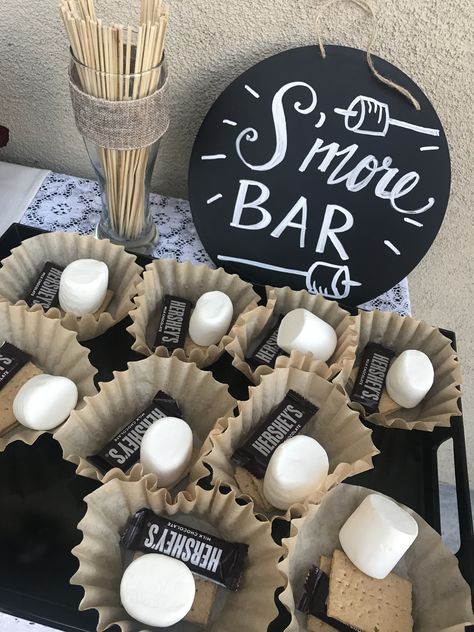 Halloween Party Smores Bar, Bonfire 40th Birthday Party, Halloween Campfire Party, S’mores Bar For Party, Smores Bars For Weddings, Smores Bar Birthday Party, Smores Tray Party Ideas, S’mores For Wedding Reception, Smores Table Bonfires