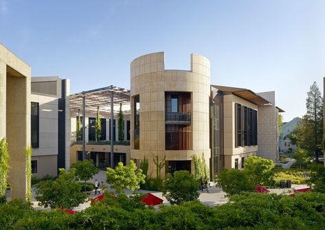 Stanford Law, Architecture People, School Campus, Masonry Wall, Precast Concrete, American Architecture, Terrazzo Flooring, Natural Ventilation, School Community