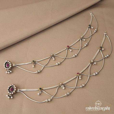 Simple Payal Designs Silver, Antique Silver Anklet, Payal Designs Silver, Nakoda Payals, Marriage Preparation, Trendy Silver Jewelry, Silver Anklets Designs, Jewelry Anklets, Silver Payal