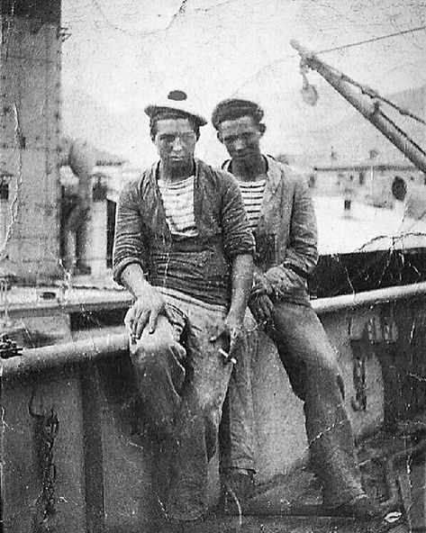 Vintage Sailor, Workwear Vintage, Old Port, Sailor Fashion, Antique Photos, Old Pictures, The Little Mermaid, French Vintage, Crossover