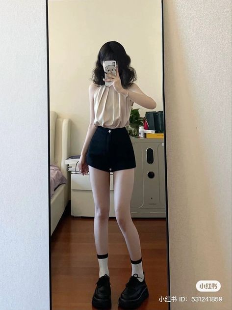 Short Girl Fashion, Dance Style Outfits, Girly Style Outfits, Outfit Korean Style, Outfit Inspo Casual, Everyday Fashion Outfits, Kpop Fashion Outfits, Clothing Hacks, Korean Outfits