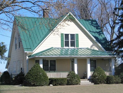 Green Metal Roof Houses Color Combos, Green Metal Roof Exterior Colors, Green Metal Roof, Tiny House Remodel, Green House Exterior, Green Roof House, Metal Roof Houses, Grey Siding, Cabin Renovation