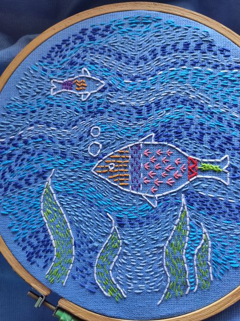 Kantha embroidery ideas – Little Thread by Thread Darning Stitch, Different Blue Colors, Simple Composition, Geometrical Shapes, Kantha Embroidery, Sashiko Embroidery, Random Pattern, Embroidery Works, Fish Patterns