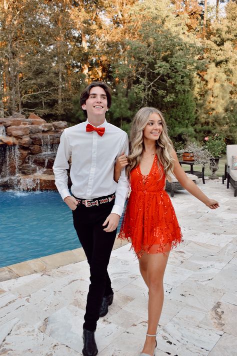 Homecoming Pictures With Date Ideas, Red Homecoming Couple, Red Short Prom Dress, Dress Short Party, Hoco 2022, Homecoming Poses, Hoco 2024, Prom Dress Short, Hoco Pics