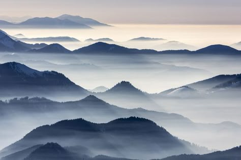 Foggy Mountains, Figure Drawings, Forms Of Art, Stick Figure, Chinese Painting, Aerial Photography, Watercolor Landscape, Landscape Photos, 그림 그리기