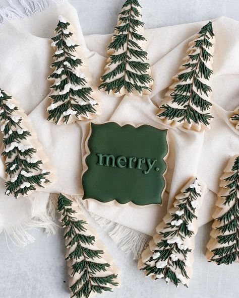 Pinecone Cookies, Merry Christmas Eve Eve, Christmas Eve Eve, Cute Christmas Cookies, Christmas Plaques, Winter Cookie, Ornament Cookies, Tree Cookies, Best Sugar Cookies