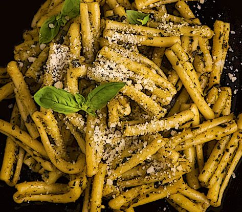 Our Recipes - Pasta Garofalo - Pasta di Gragnano PGI Garofalo Pasta, Mediterranean Pasta Salads, Kale Pasta, Pasta Puttanesca, Mediterranean Pasta, Pistachio Pesto, Fresh Dishes, Macaroni Pasta, Asparagus Pasta