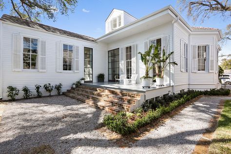 Marigny Queen Anne Victorian home asks $1.995M - Curbed New Orleans Victorian Home Remodel, Interesting Houses, Queen Anne Victorian, Southern Homes, Tall Ceilings, Home Again, How To Buy Land, Queen Anne, Dream Home Design