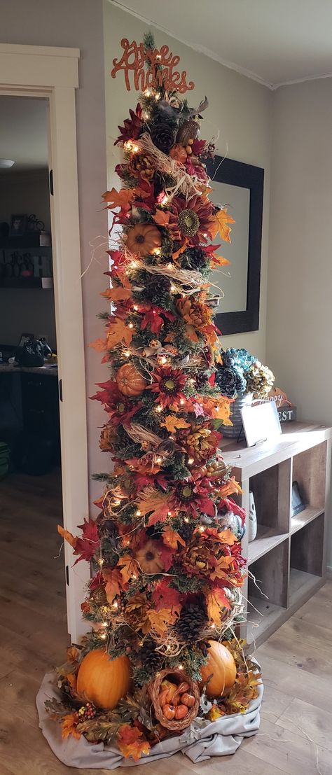 Thanksgiving Pencil Tree, Thanksgiving Topiary, Fall Themed Christmas Tree Ideas, Fall Theme Christmas Tree, Thanksgiving Christmas Trees, Pumpkin Tree Decorations, Autumn Tree Decor, Fall Pencil Tree Ideas, Fall Decorated Trees